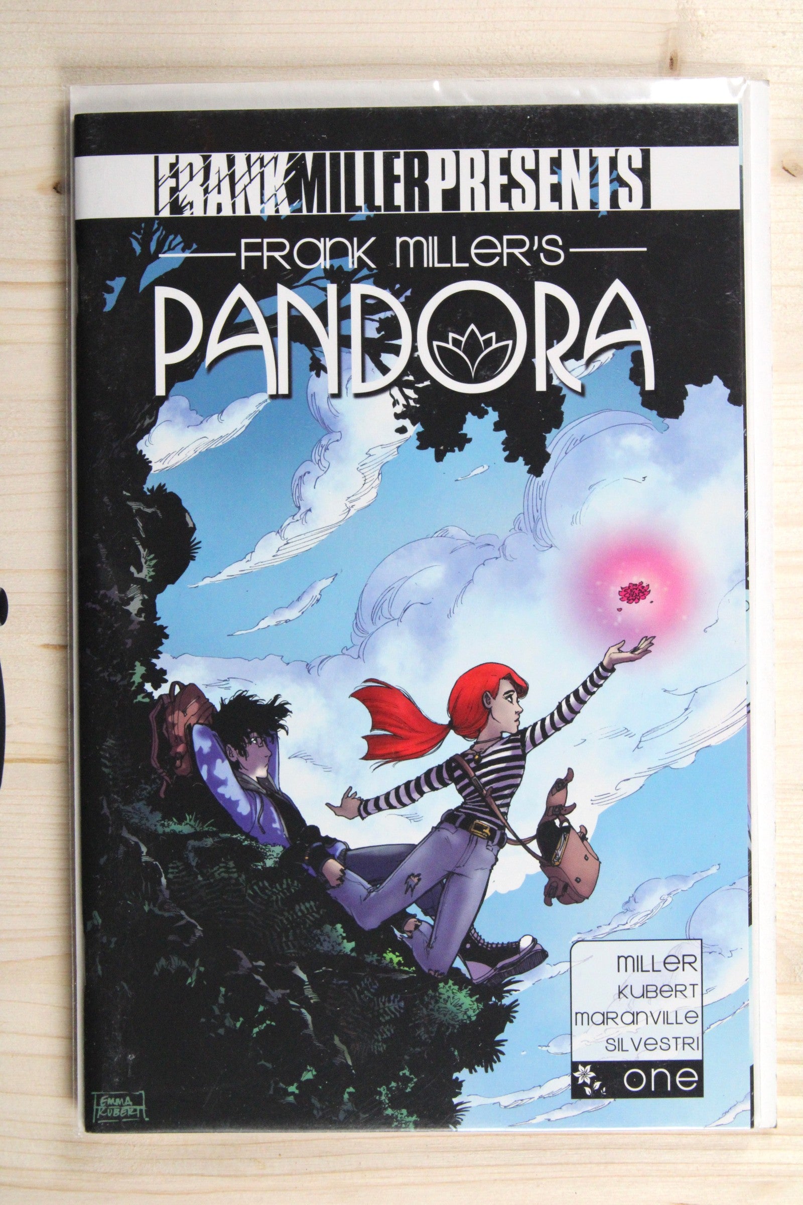 Frank Miller's Pandora #1 – Frank Miller Presents (2022) 9.6 NM+ Frank Miller | Emma Kubert Variant Cover