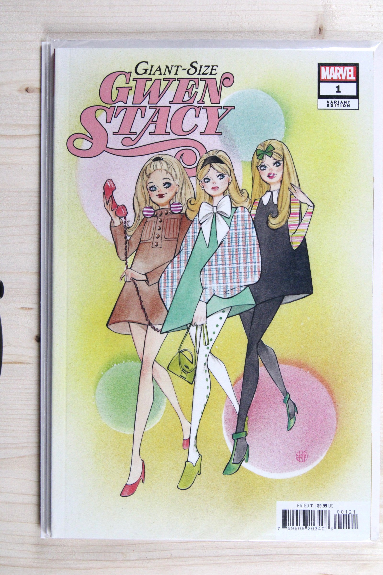 Giant-Size Gwen Stacy #1 – Marvel (2022) 9.6 NM+ Peach Momoko Variant