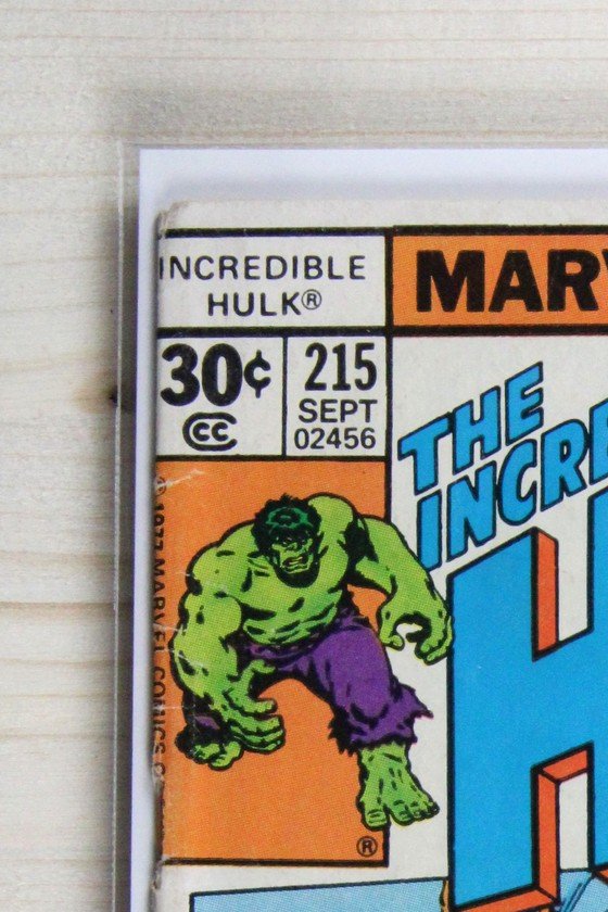The Incredible Hulk #215 – Marvel (1977) 7.0 FN/VF Newsstand Edition
