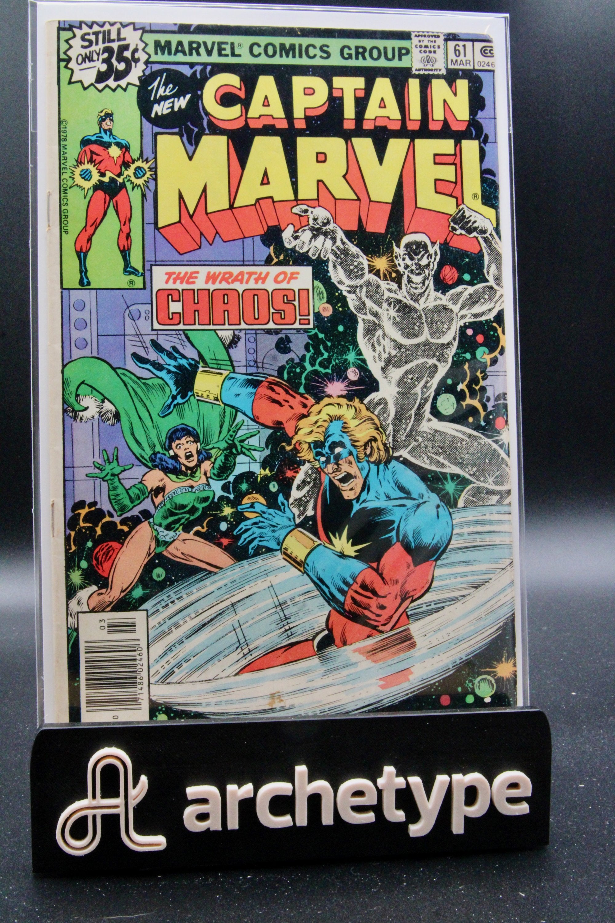 Captain Marvel #61 – Marvel (1979) "Captain Marvel" Battle of Titan