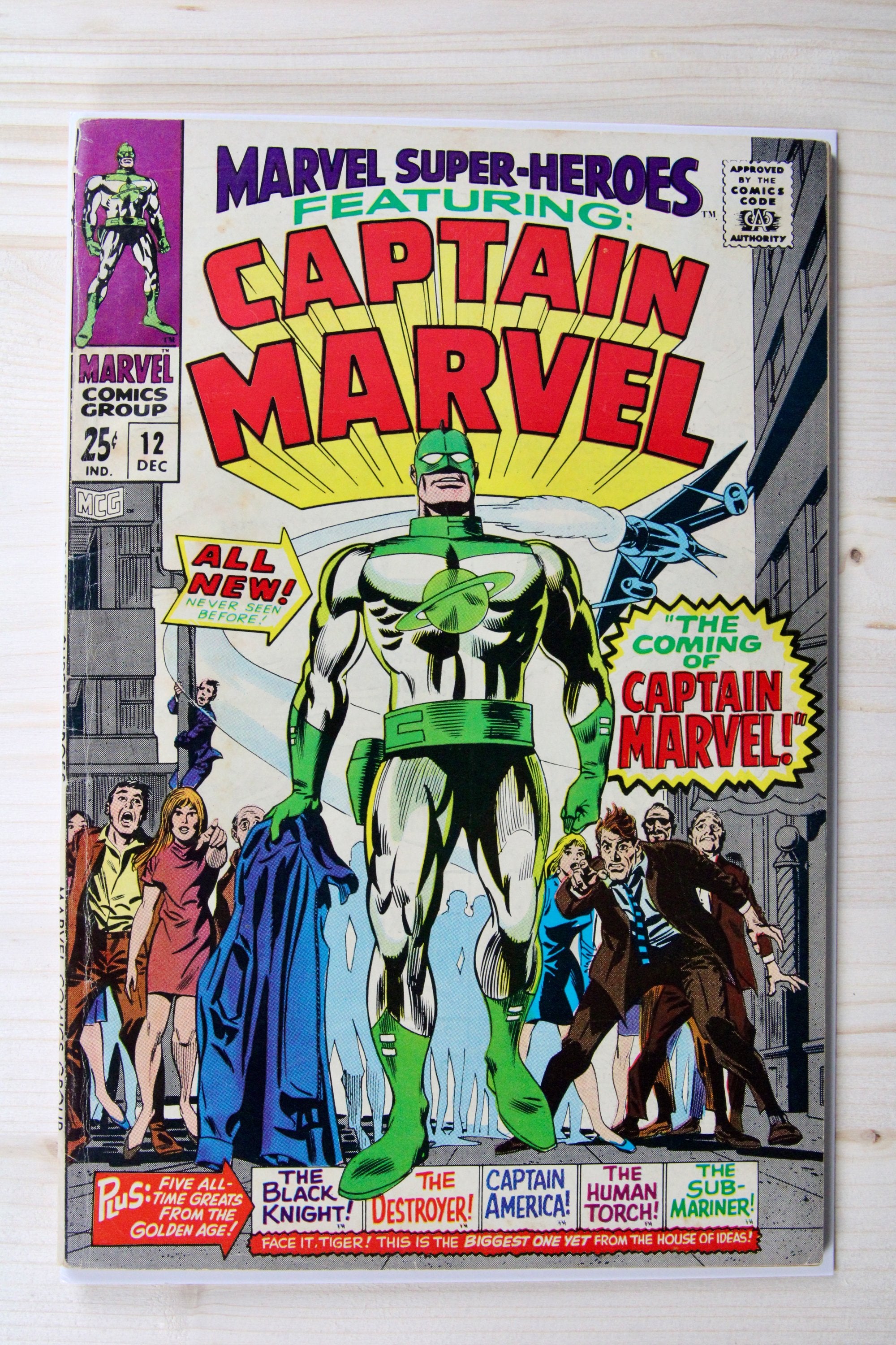Marvel Super-Heroes #12 – Marvel (1967) 5.5 FN- Stan Lee Story 1st Captain Marvel