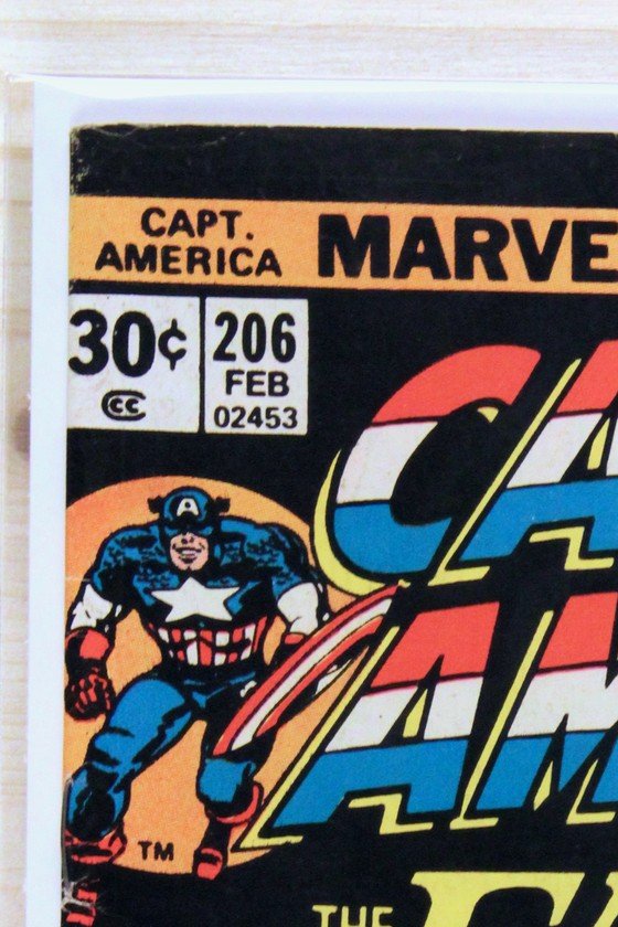 Captain America #206 – Marvel (1977) 7.5 VF- Jack Kirby story | Newsstand Edition