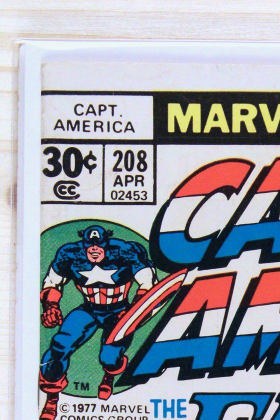 Captain America #208 – Marvel (1977) 7.5 VF- Jack Kirby story | Joe Sinnott cover