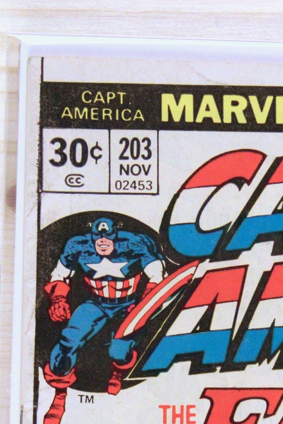 Captain America #203 – Marvel (1976) 7.0 FN/VF Jack Kirby story | Newsstand Edition