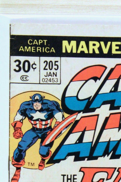 Captain America #205 – Marvel (1977) 7.5 VF- Jack Kirby story | Joe Sinnott cover | Newsstand Edition