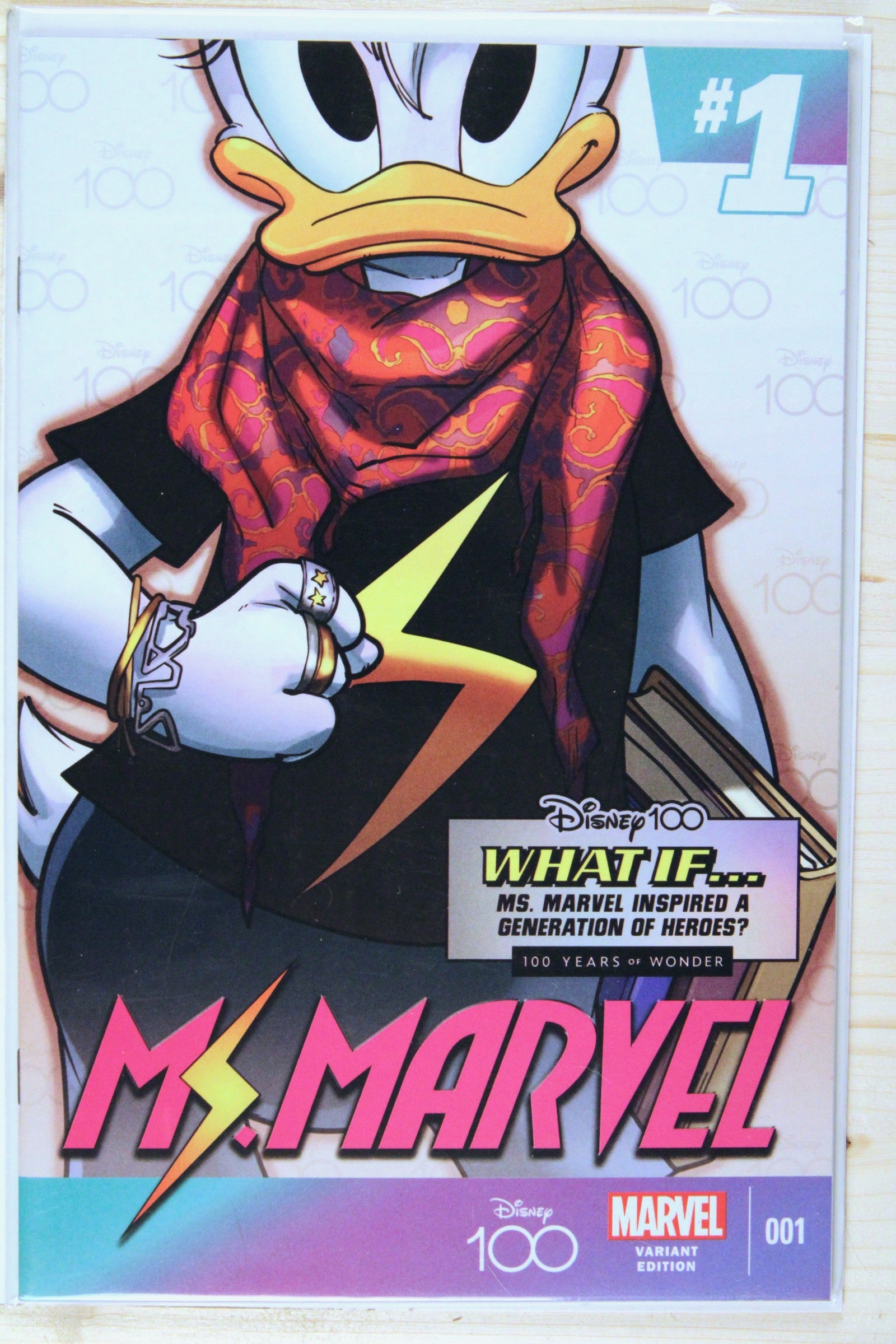 Ms. Marvel #1 – Marvel (2023) 9.6 NM+ Disney 100 Variant