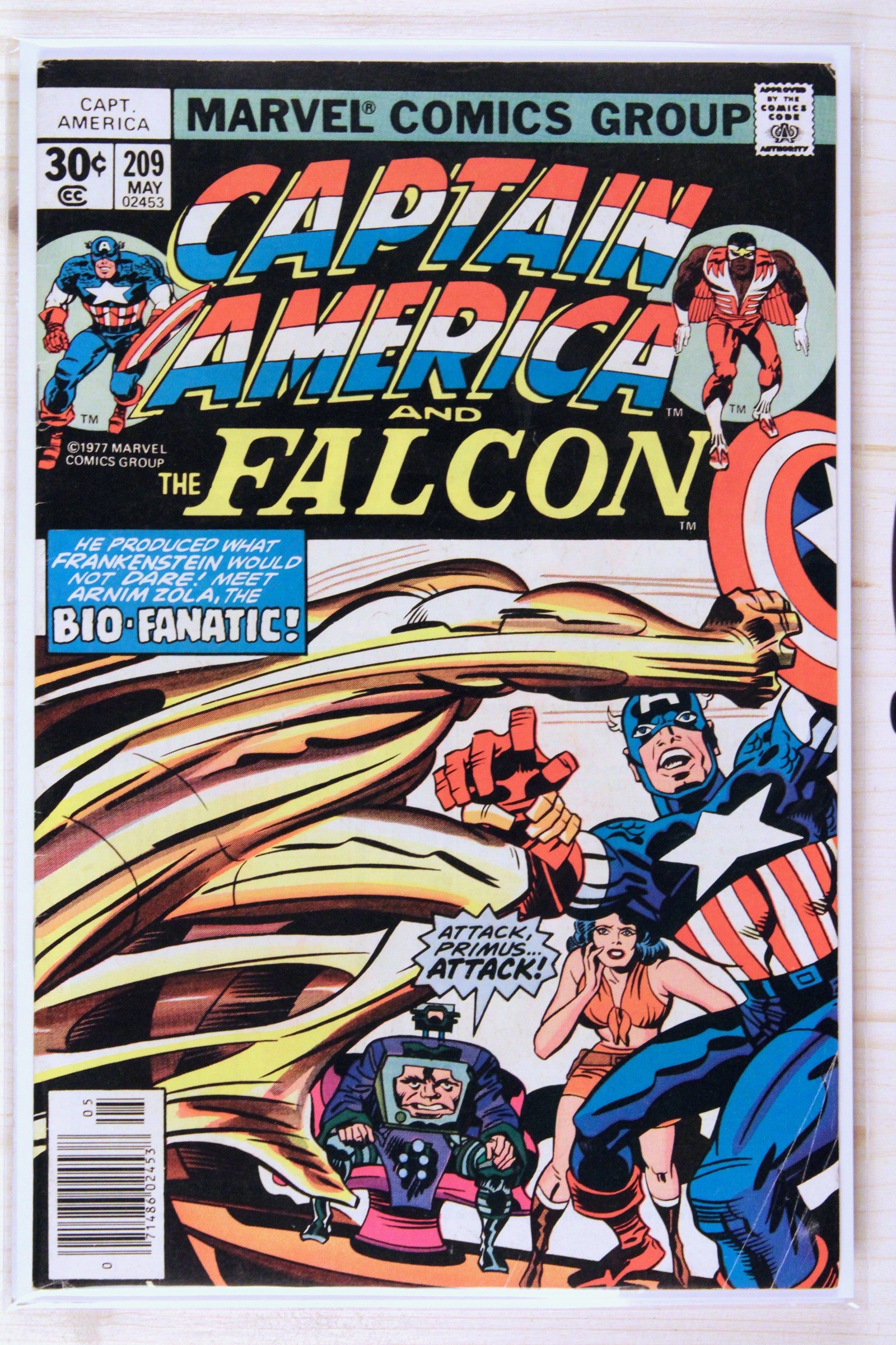 Captain America #209 – Marvel (1977) 6.0 FN Jack Kirby story | Newsstand Edition