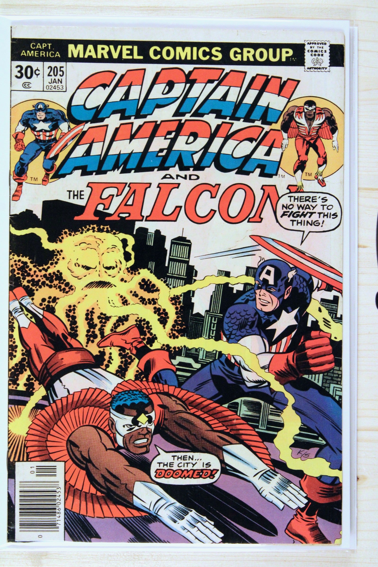 Captain America #205 – Marvel (1977) 7.5 VF- Jack Kirby story | Joe Sinnott cover | Newsstand Edition