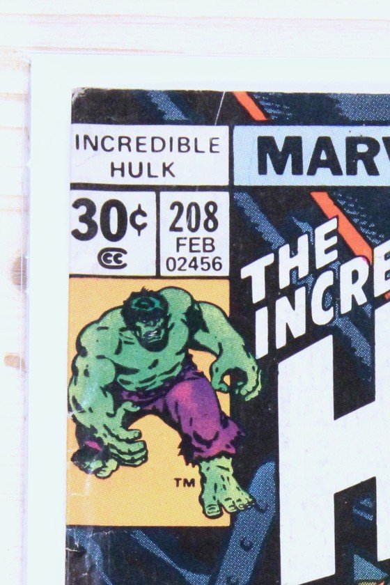 The Incredible Hulk #208 – Marvel (1977) 5.5 FN- Newsstand Edition
