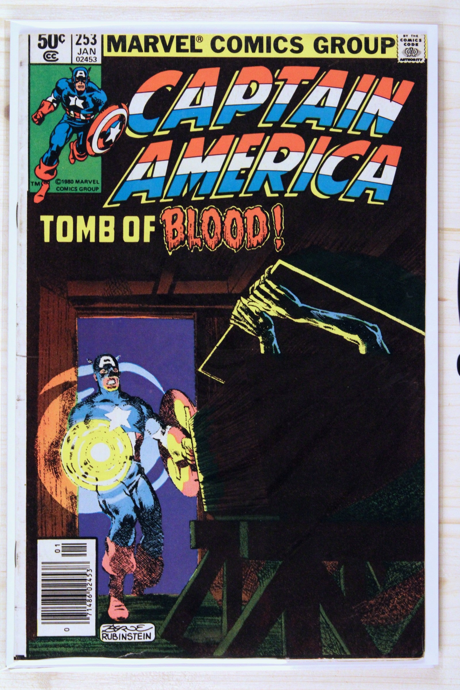 Captain America #253 – Marvel (1981) 7.0 FN/VF John Byrne story | Newsstand Edition