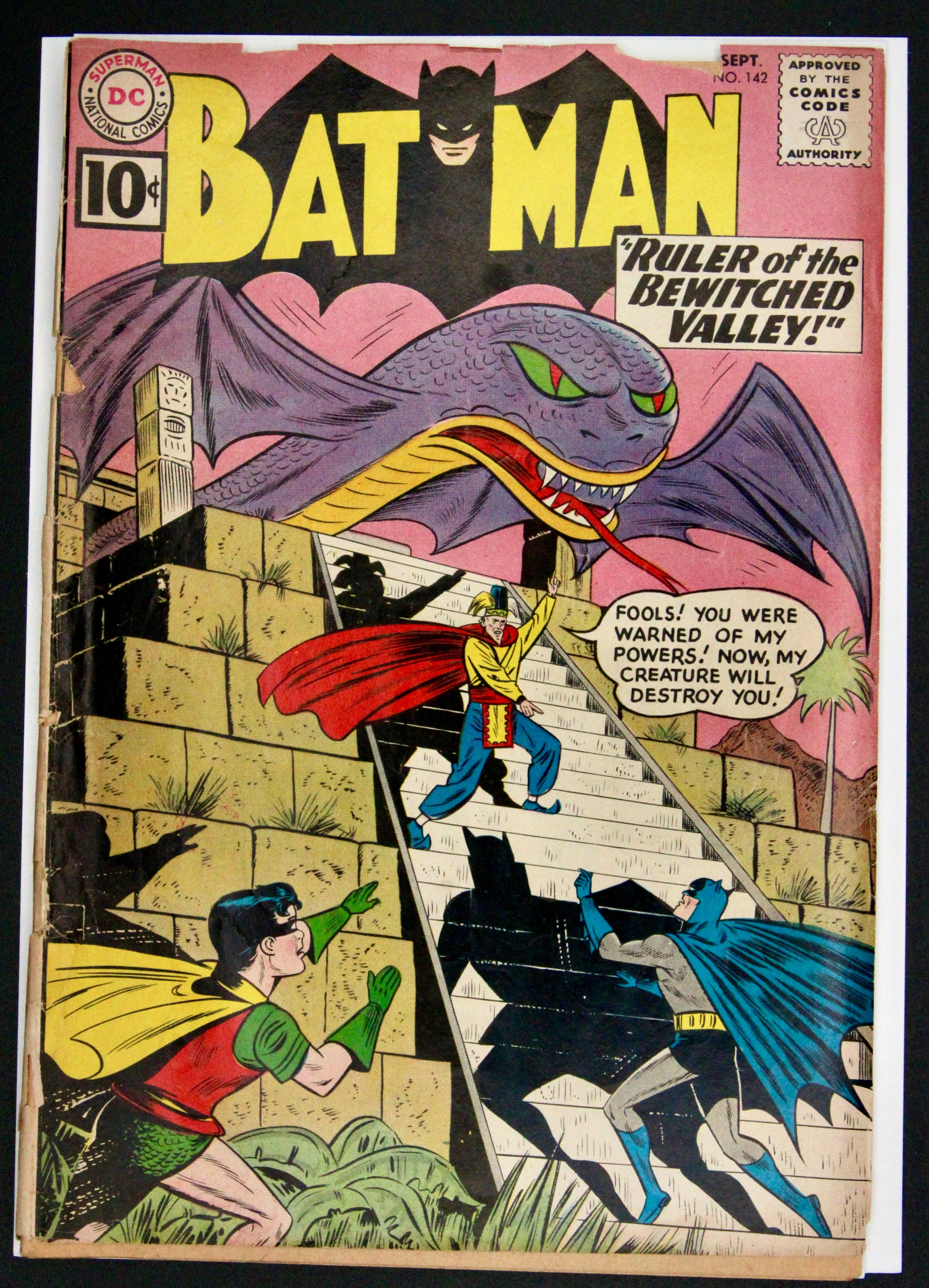 Batman : Ruler of the Bewitched Valley #142 – DC Comics (1961) GD- Box14