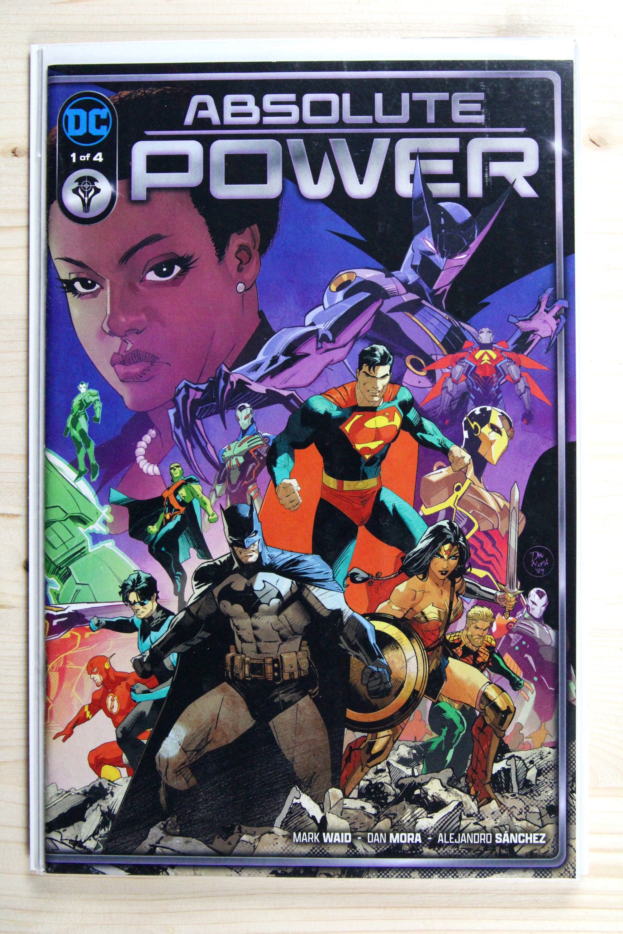 Absolute Power #1 – DC (2024) 9.6 NM+ "Justice League" Absolute Power | Dan Mora