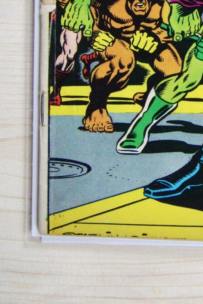 Captain Marvel #25 – Marvel (1973) 5.0 VG/FN Thanos War | Joe Sinnott cover