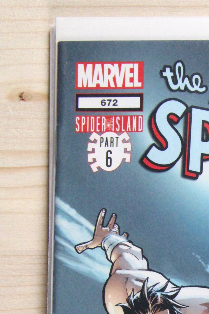 The Amazing Spider-Man #672 – Marvel (2011) 9.4 NM Spider-Island